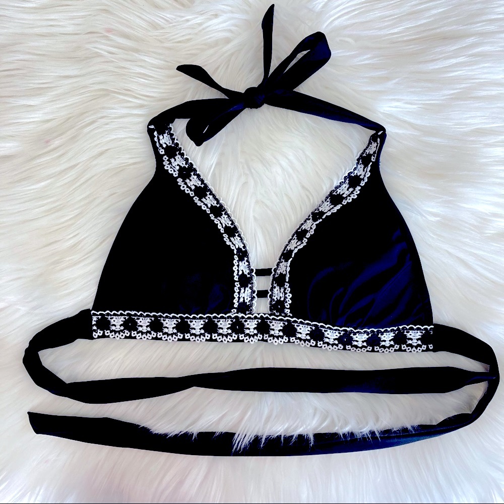 Kona Sol Women’s Black & White Lace Crochet Embroidered Swim Top